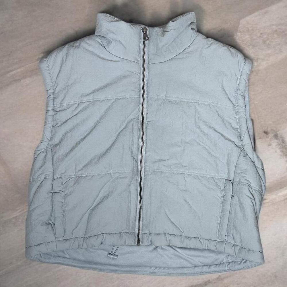 Cropped puffer vest